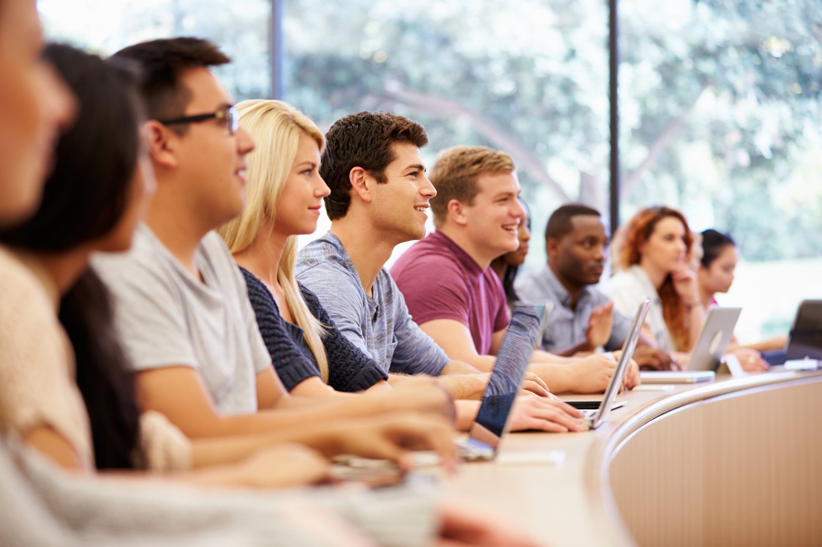 Best Insurance Plans for College Students in the USA